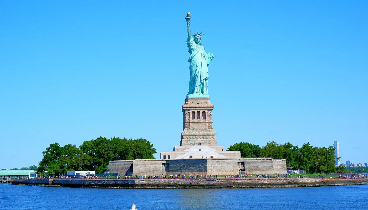 Lunch Cruise in New York Statue of Liberty