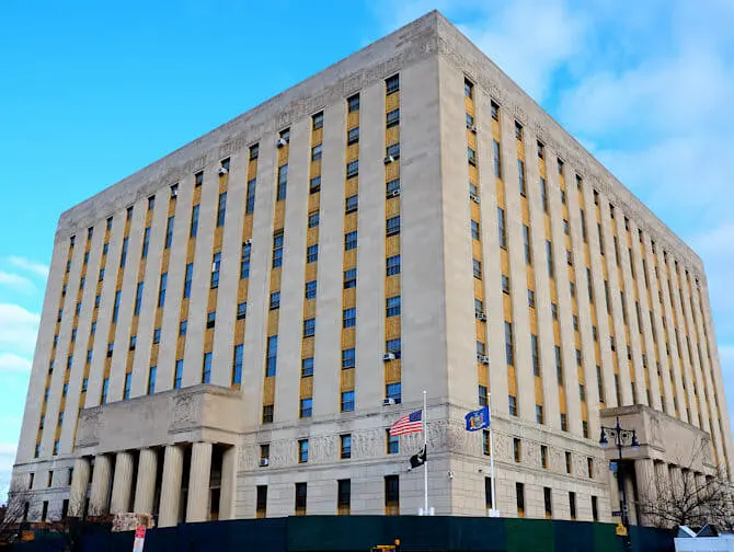 The Bronx Tour in NYC - Supreme Court