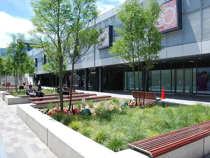 Empire Outlets New York City - Main Street