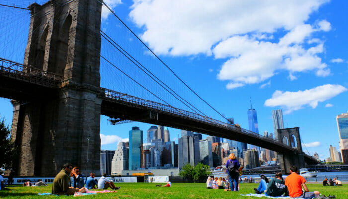 Brooklyn Bridge Park in New York - Relaxing