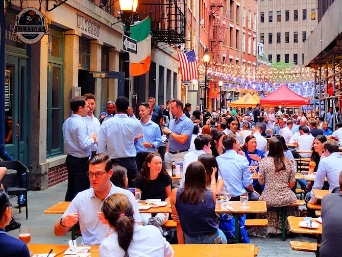 Dining in Stone Street in New York