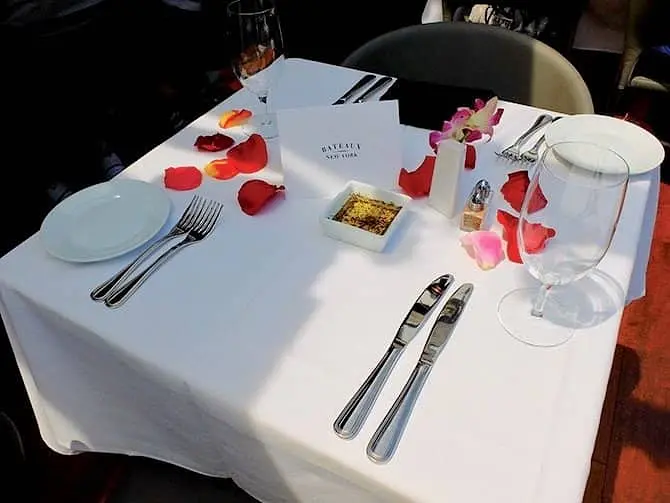 Bateaux Lunch Cruise in New York - Romantic Lunch