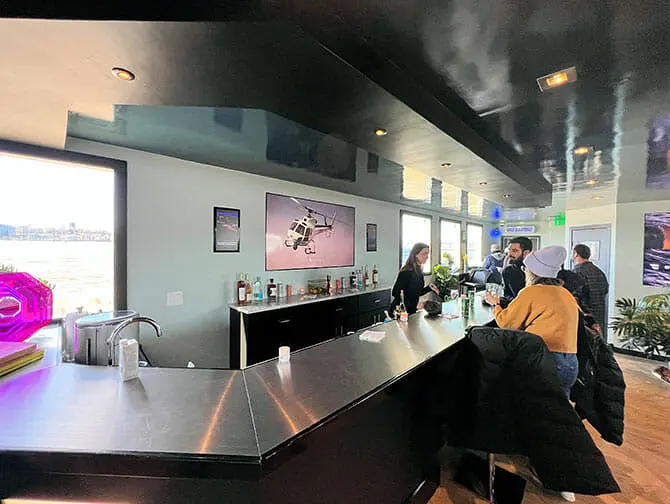 Helicopter Transfer between JFK or Newark Airport and Manhattan Lounge