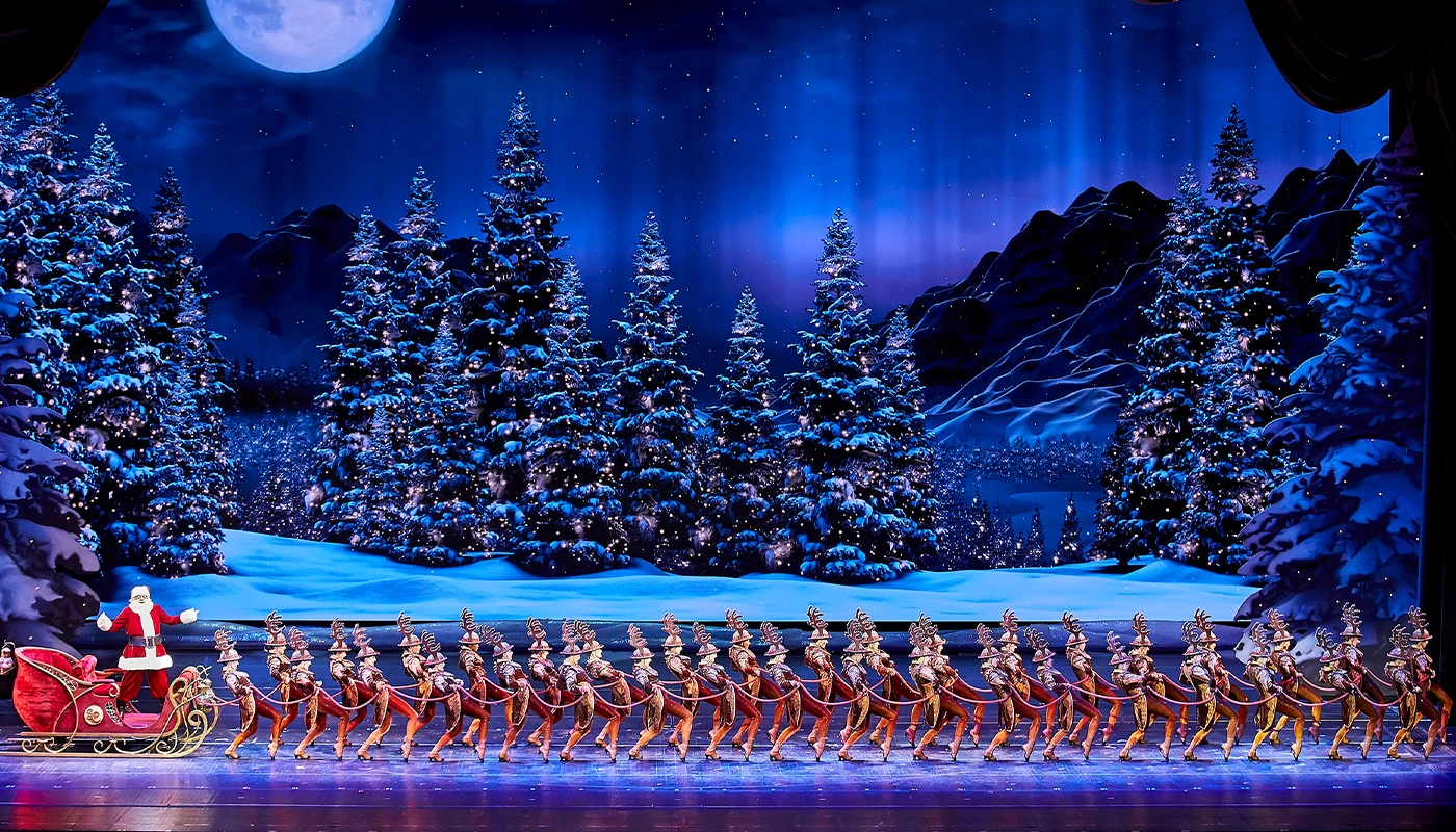 Christmas Time in New York - Radio City Christmas Spectacular