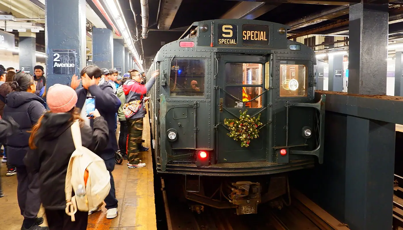 Vintage Trains in New York - Holiday Nostalgia Rides