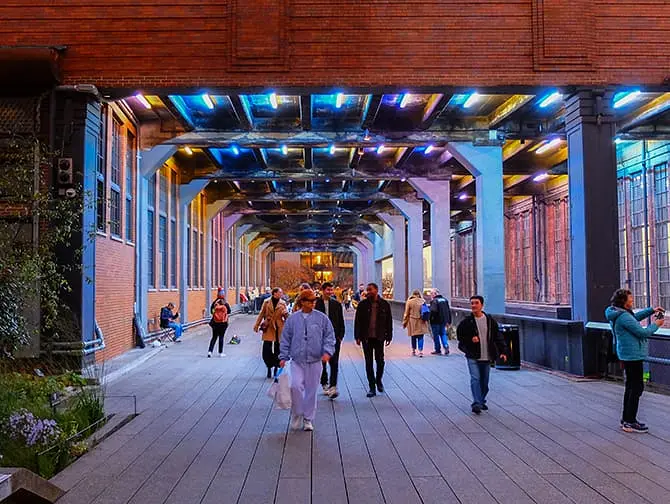 The High Line in New York - Chelsea Market Passage