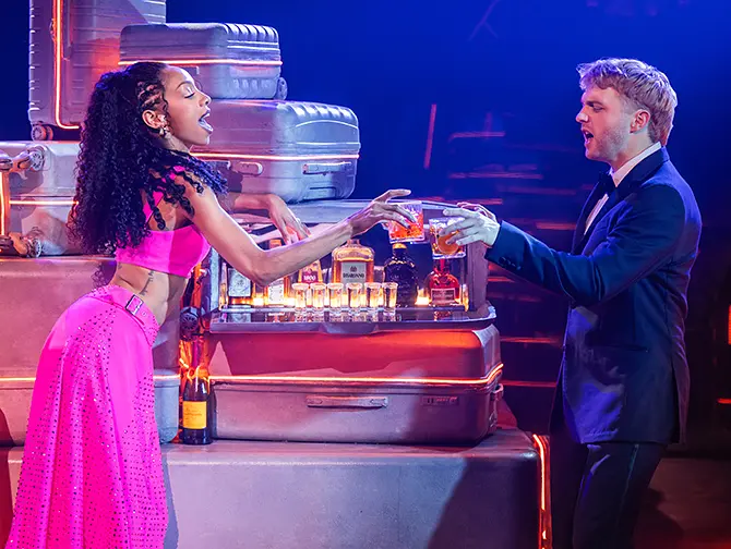 Two Strangers Carry a Cake Across New York on Broadway Tickets Two person Musical