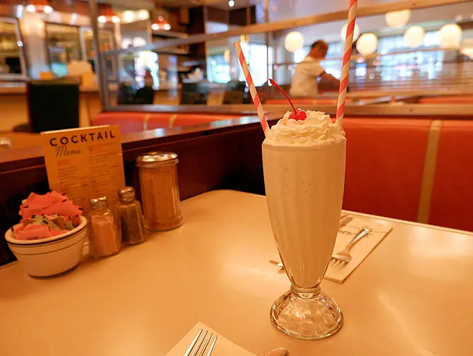 Diners in New York - Soho Diner in SoHo