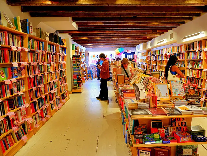 Bookshops in New York - Books are Magic in Brooklyn Heights